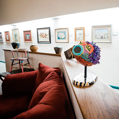 Maple UnCommon Guest House & Gallery